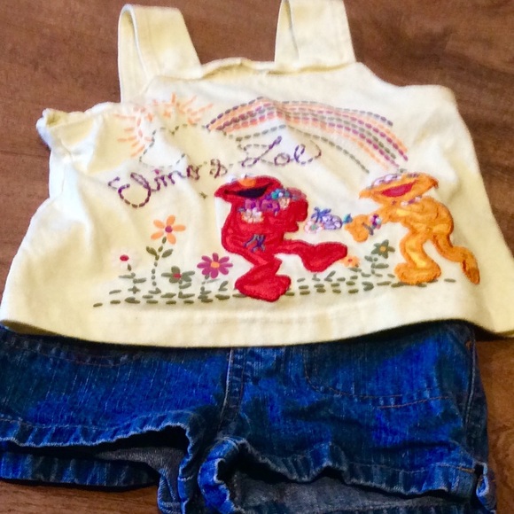 Elmo top with shorts! - Picture 2 of 3